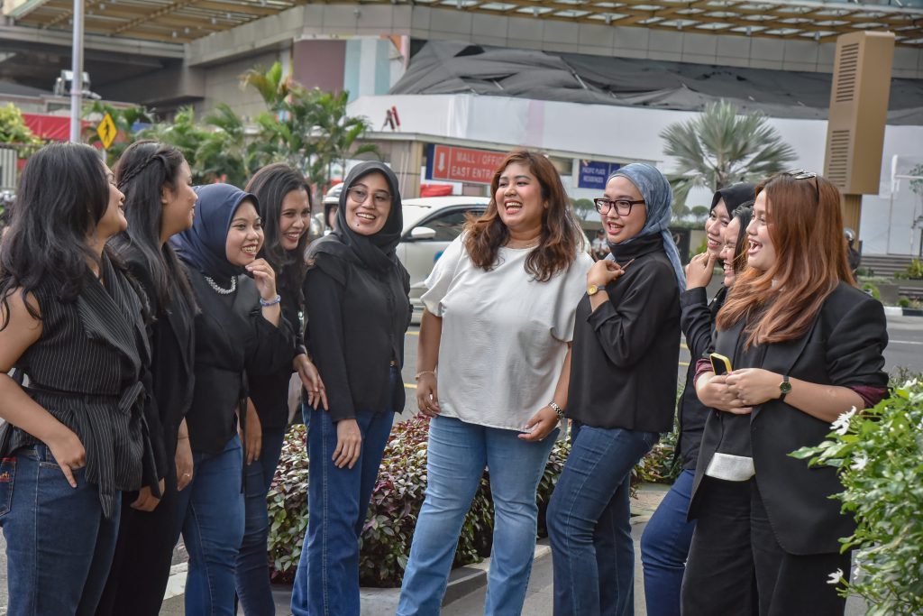 Tim konsultan Temannya Pebisnis mendampingi pengusaha Indonesia