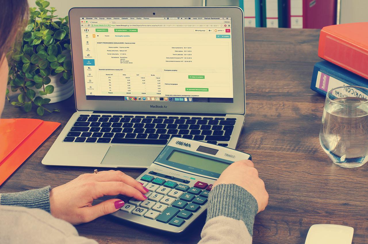 Proses pembukuan bisnis dengan aplikasi Taxnow Bookkeeping